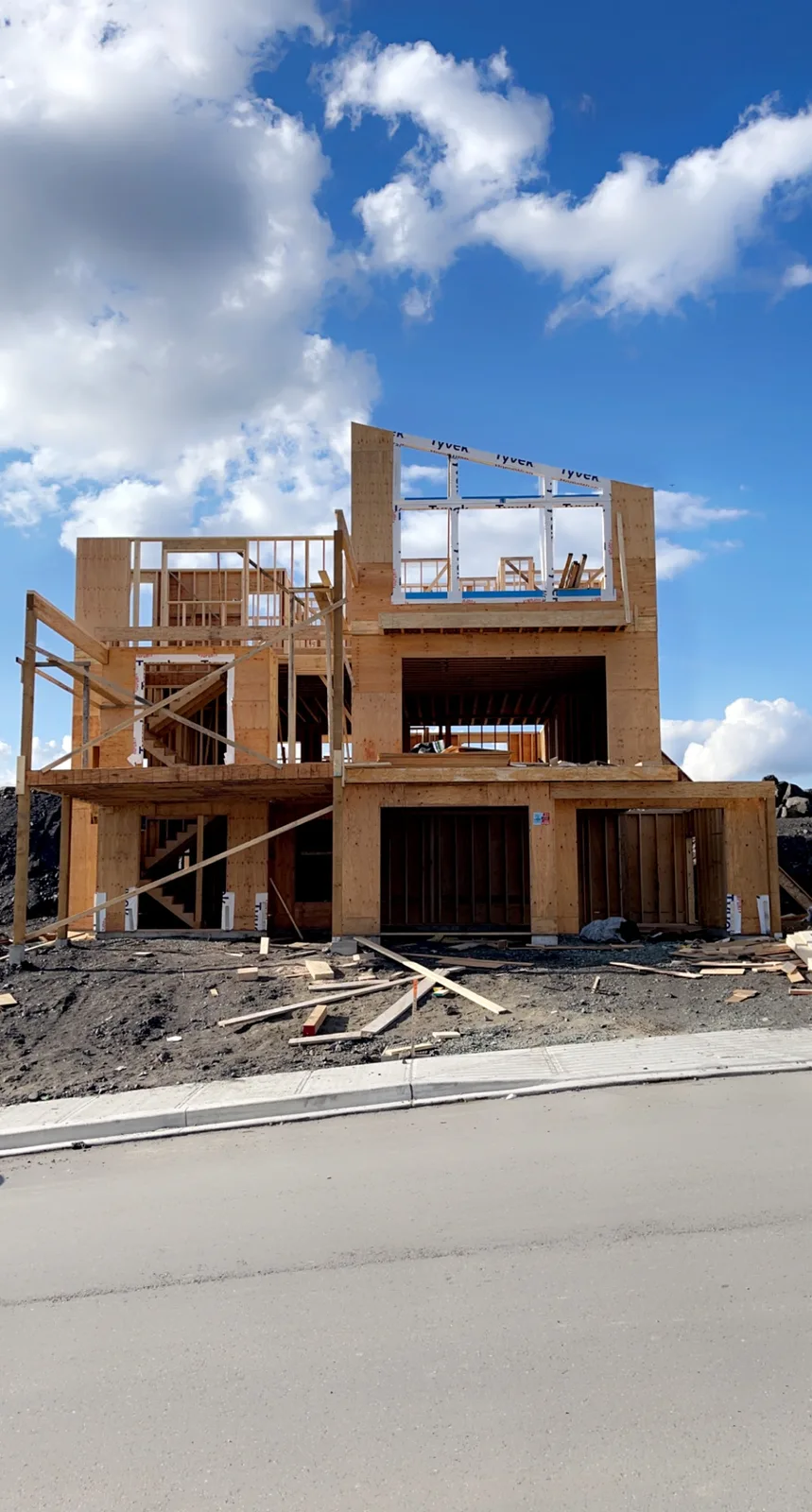 Multi-storey house framing with sheathed exterior walls
